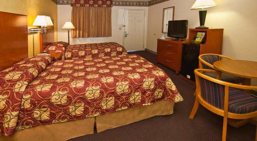 Winnie Inn Suites & RV Park