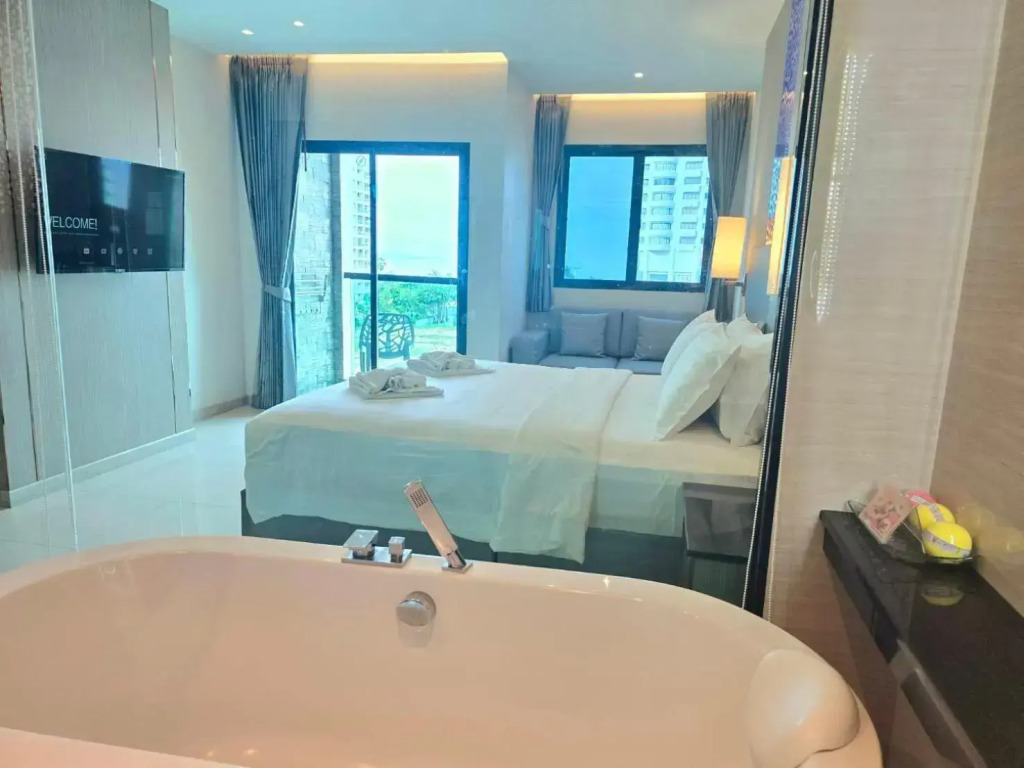 THE TJ HOTEL Pattaya