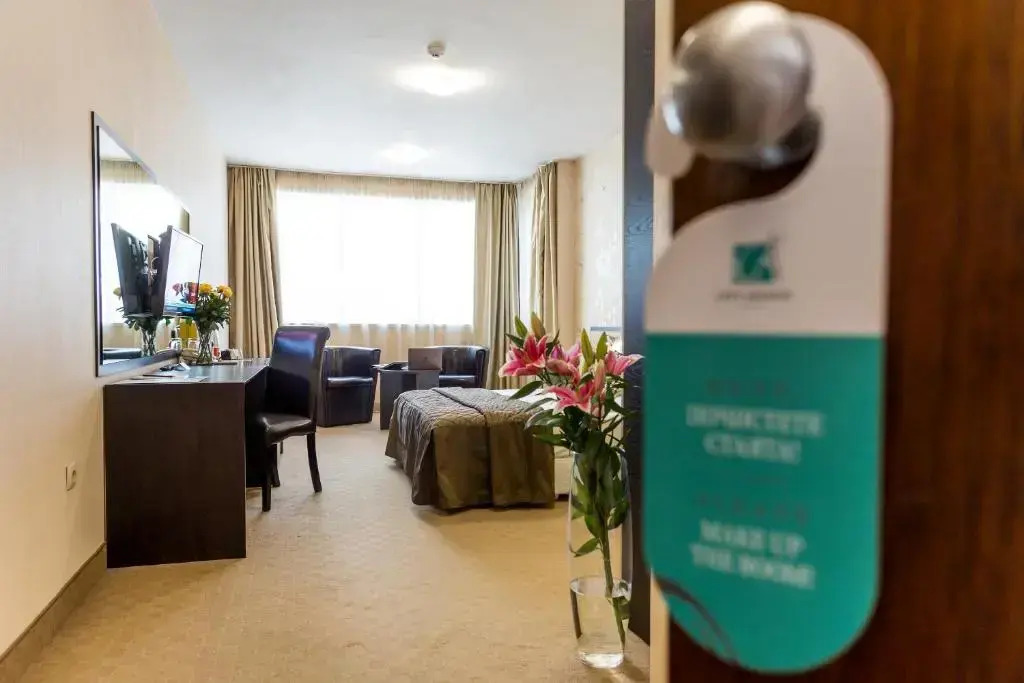 City Avenue Hotel