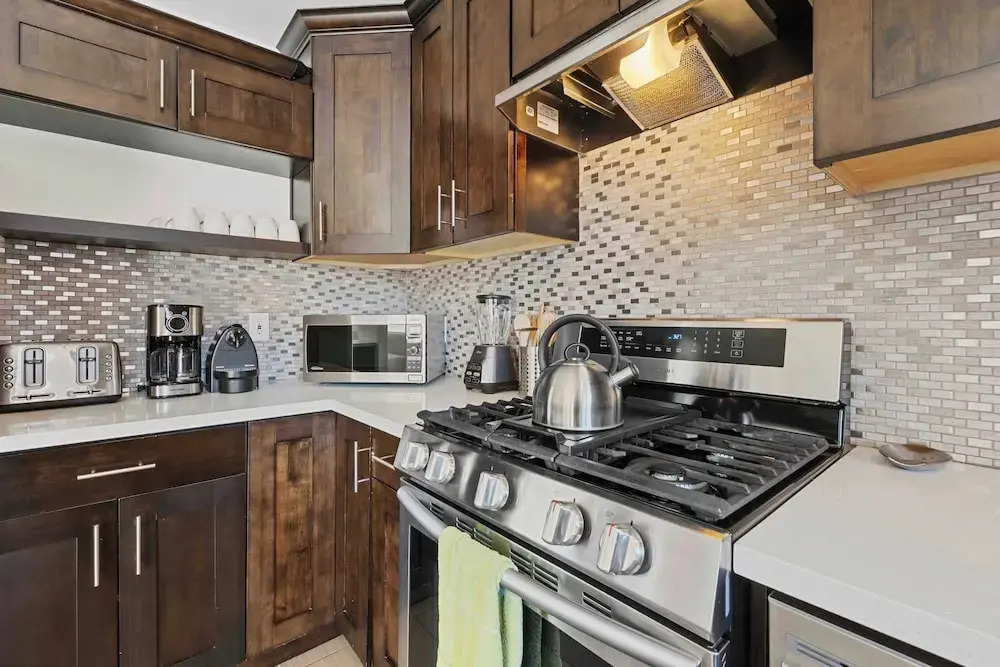 Aurora Oasis Stylish 4 BDR
