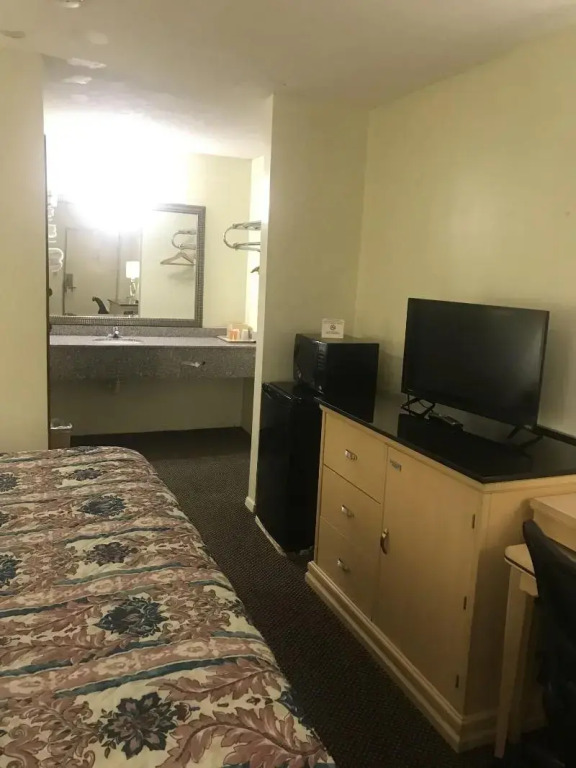 WESTERN MOTEL