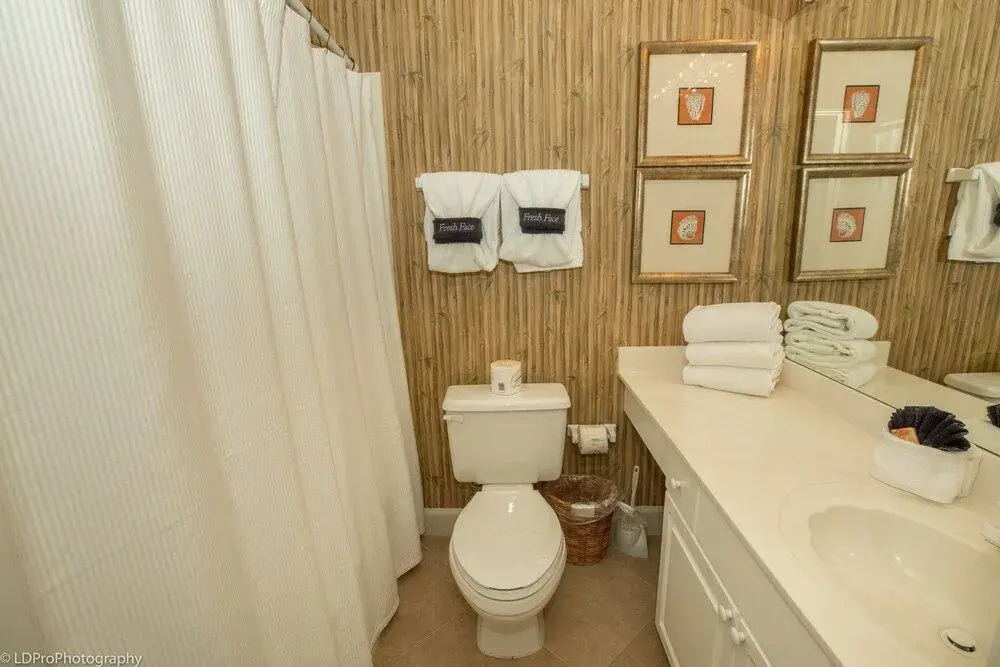 Oceania 906 3 Bedroom Condo by RedAwning
