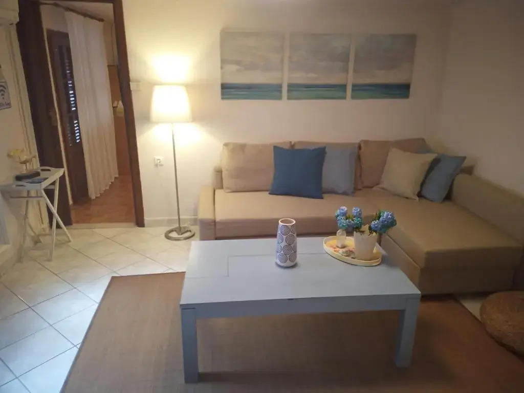 Plateia Apartments