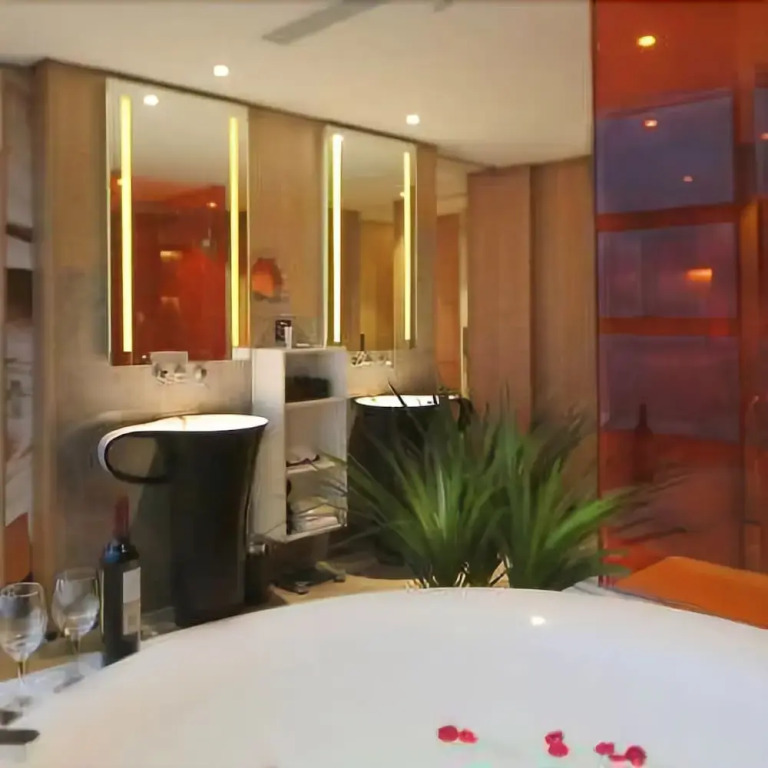 Aishang Hotel (Zhengzhou Zhengdong New District High-speed Railway Station)