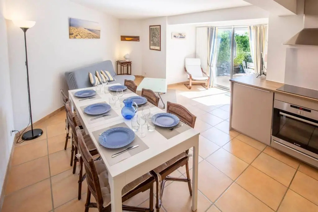 Forest flat / Terrasse-spa-bbq-10min à pieds de la plage