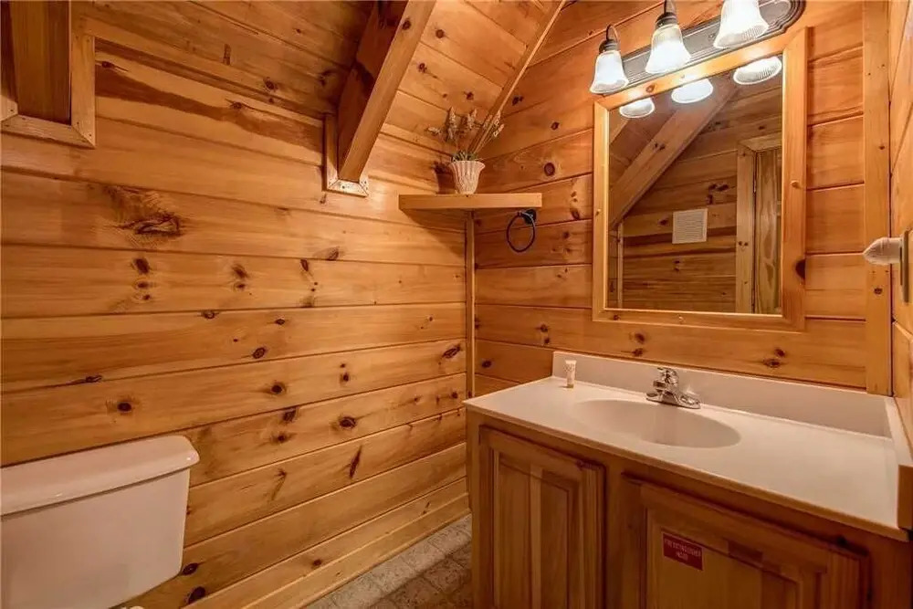 Chalet of Dreams, 2 Bedrooms, Sleeps 6, Pool Table, WiFi, Hot Tub, Mtn View