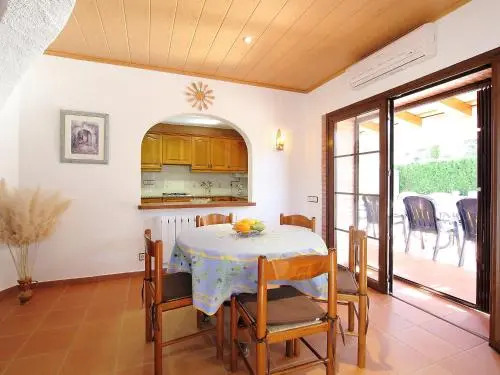 Holiday Home Cabanyes B23