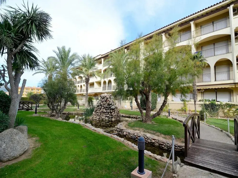 Apartment for 5 People With Garden