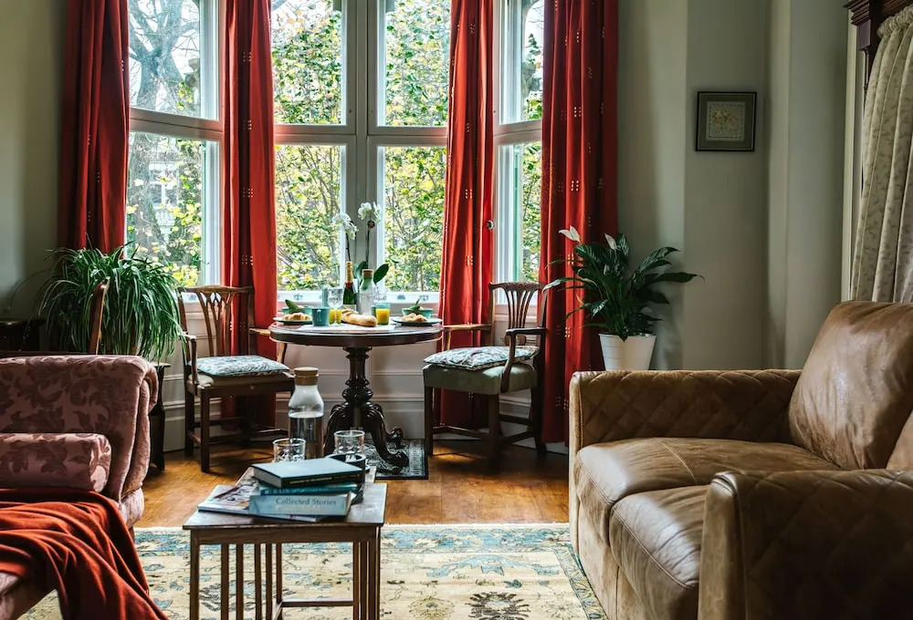 The Suite, 82 Cathedral, Private Parking