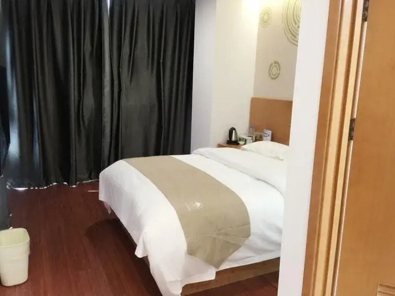 Greentree Inn Nanjing Jiangning District Jiulong Lake Subway Station Express Hotel