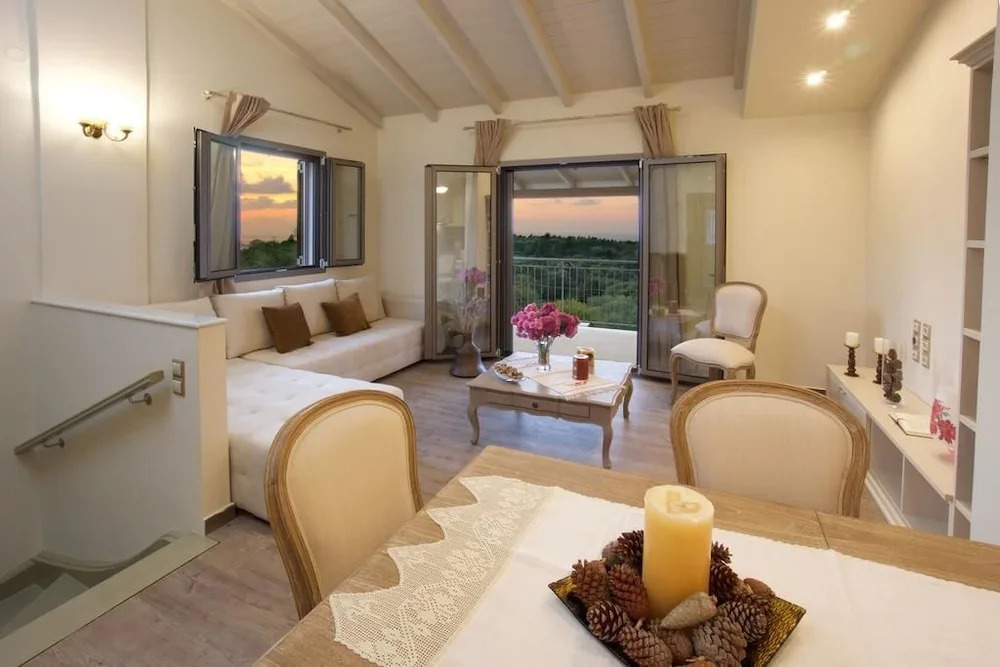 Vryonis Villa