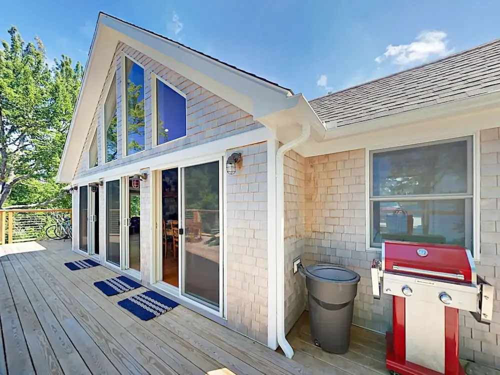 24 Meadow Point Rd Cottage 3 Bedrooms 2.5 Bathrooms Cottage