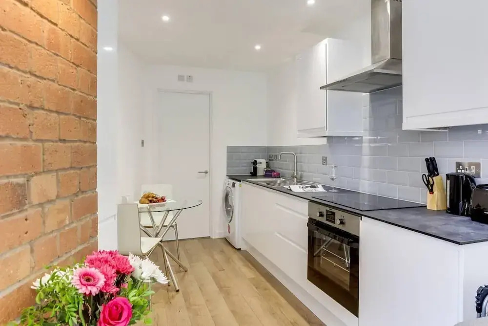 1BR amazing refurbished studio located in central Leicester
