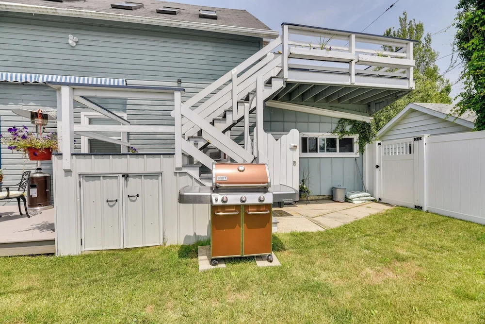 Pet-friendly Loft Vacation Rental w/ Fire Pit!