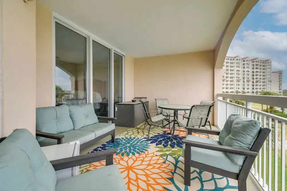 Barefoot Resort Condo ~ 2 Mi to Beach Access!