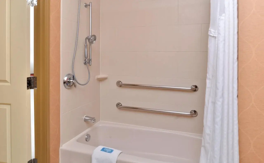 Holiday Inn Express Hotel & Suites Dallas South - DeSoto by IHG