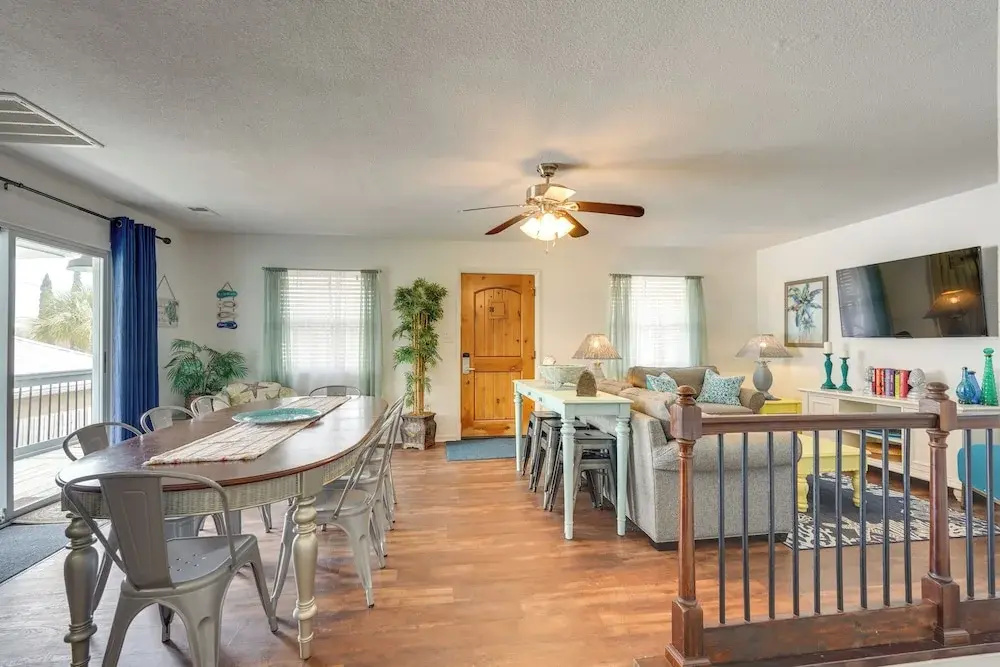 PCB Group Retreat w/ Deck, 1 Block to Beach