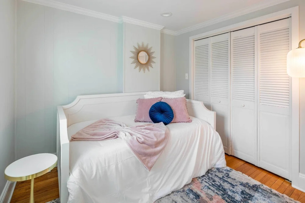Brooke House In The Heart of Downtown w/ Patio