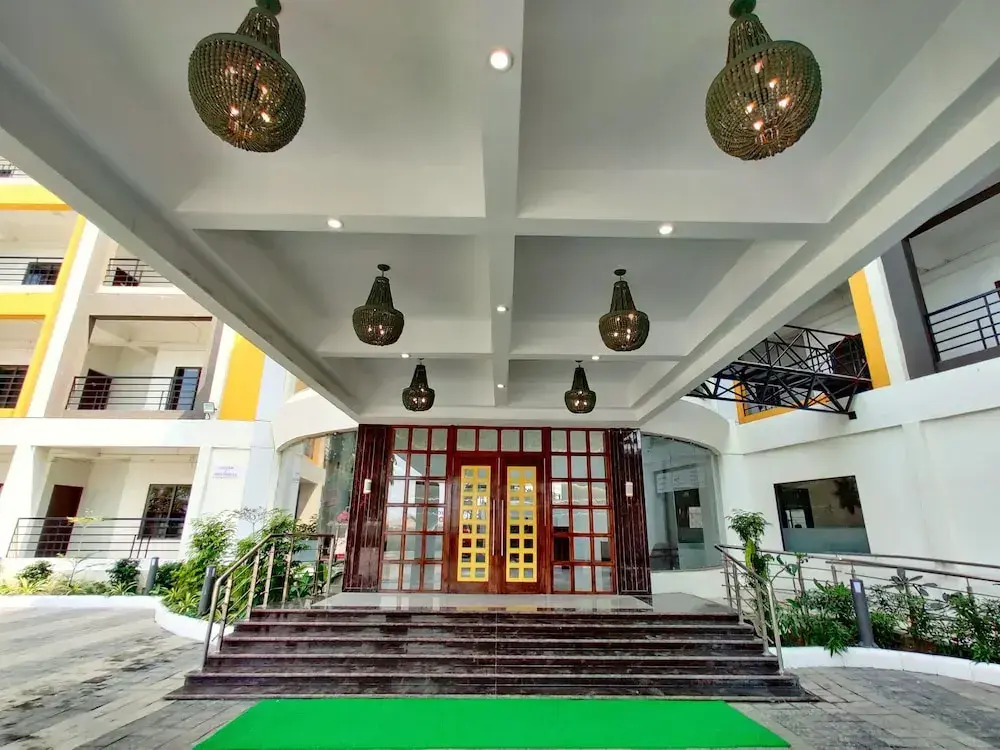 Golden Chariot Hotel Daman