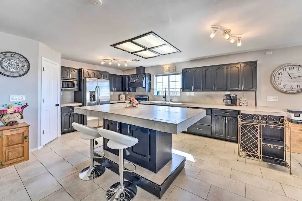 Lake Havasu City Home: Hot Tub & Swim Spa!