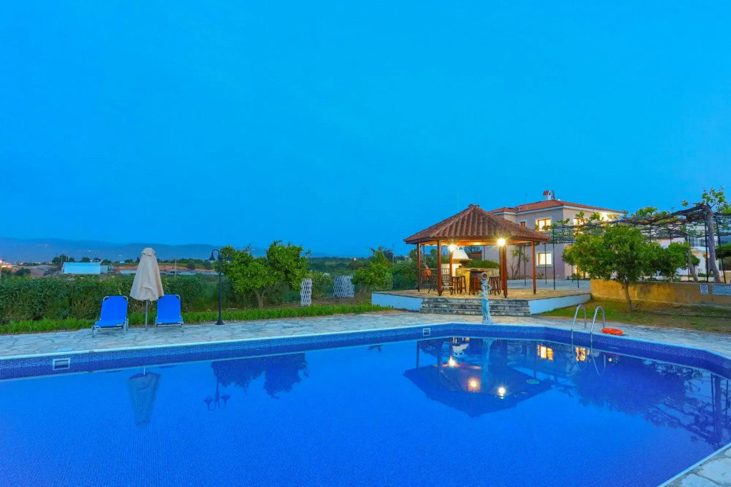 Villa Athina Finiki