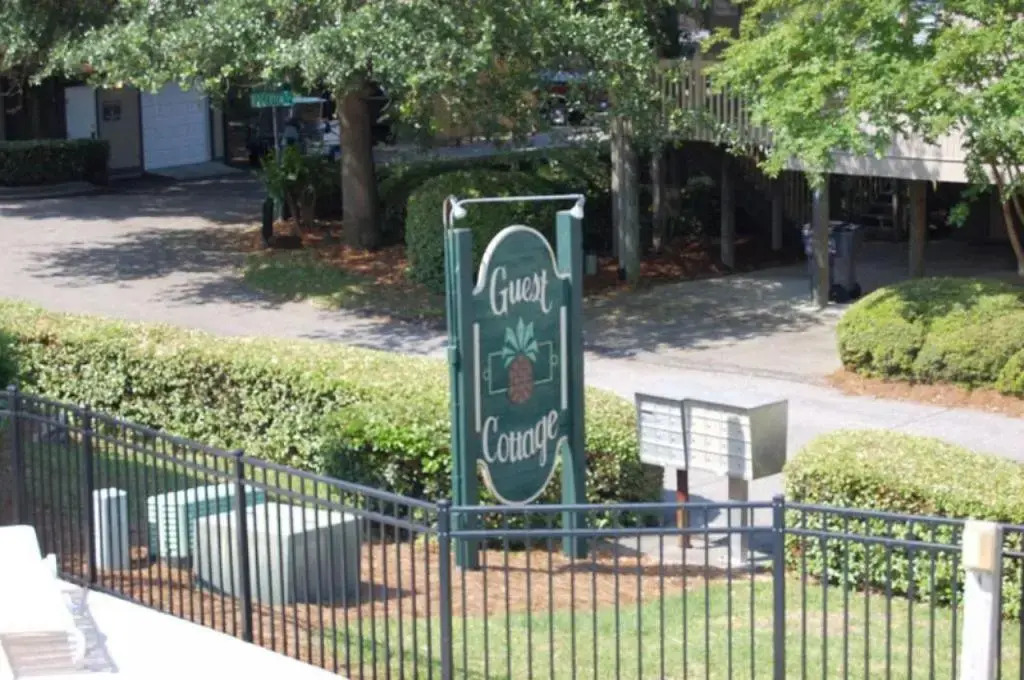Guest Cottage 8G