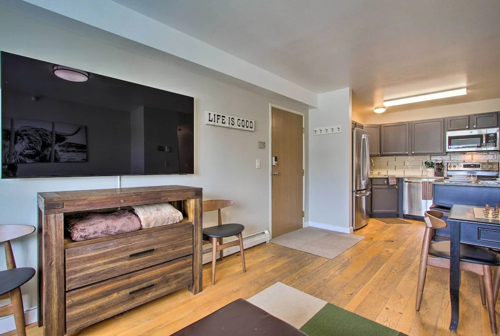 Cozy Montana Condo w/ Walk to Big Sky Resort!