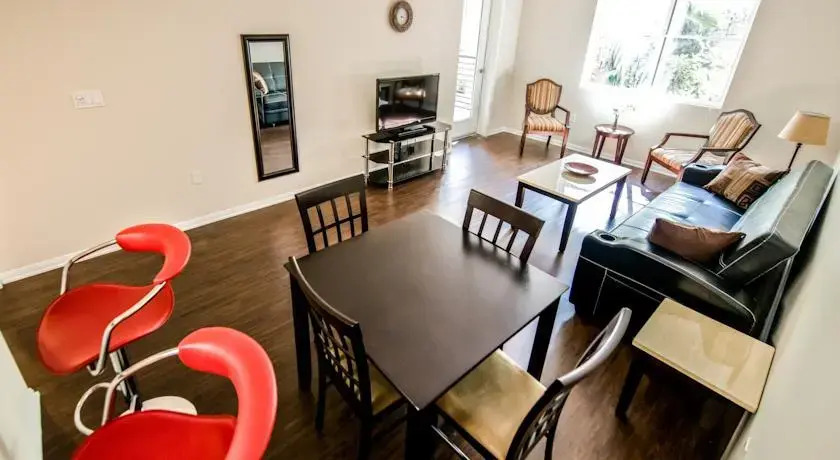 The Hollywood Suzy Apartment