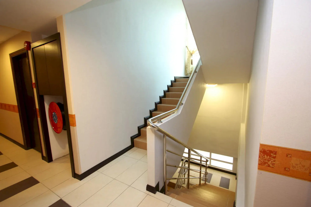 1 City Hotel