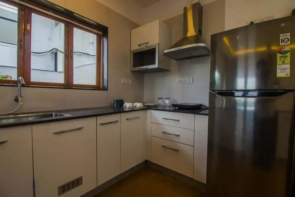 OYO Home 17402 Pool View Villa 4BHK