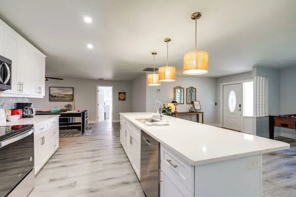 Game, Shop & Beach-hop: Family Home in Cape Coral