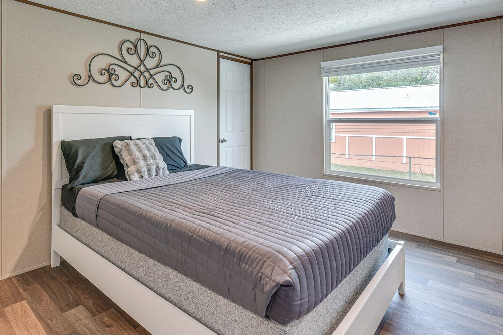 2 Mi to Ocean! Family-friendly Emerald Coast Haven