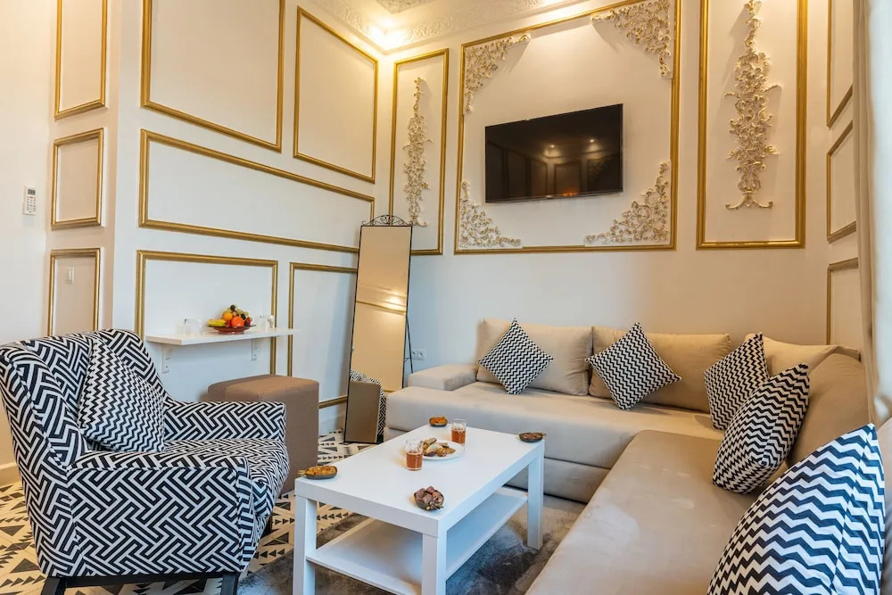 Yanis Guest House