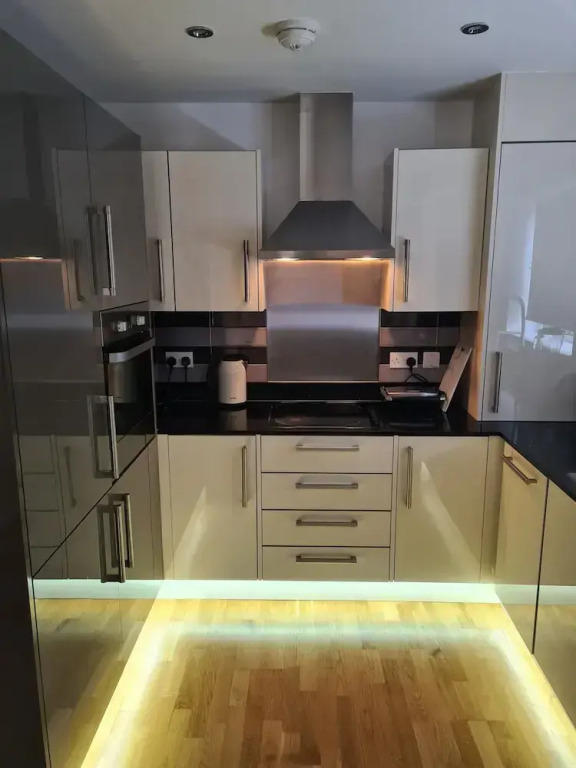 1-bed Apartment - Sleeps 3 - Parking - Wifi