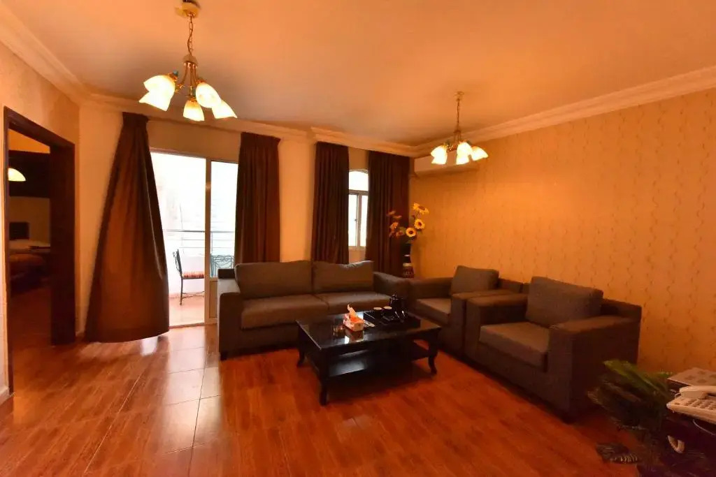 Al-Farouq Suites