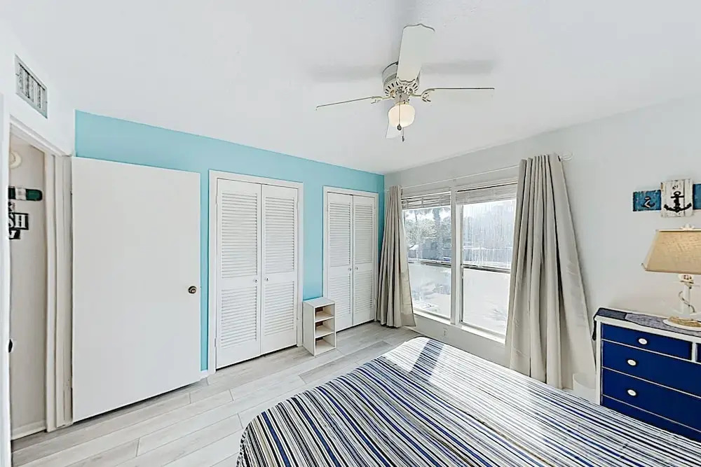 New Listing! Remodeled W/ Pool, Pier, Tennis 3 Bedroom Condo