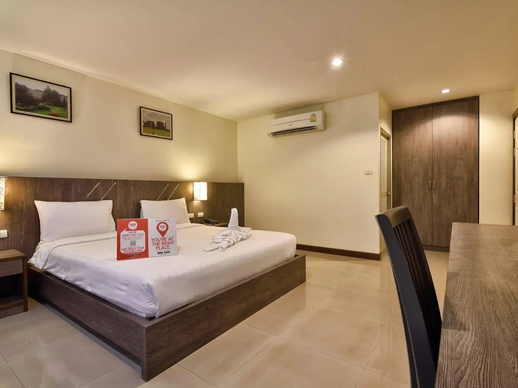 NIDA Rooms Patong Silk House