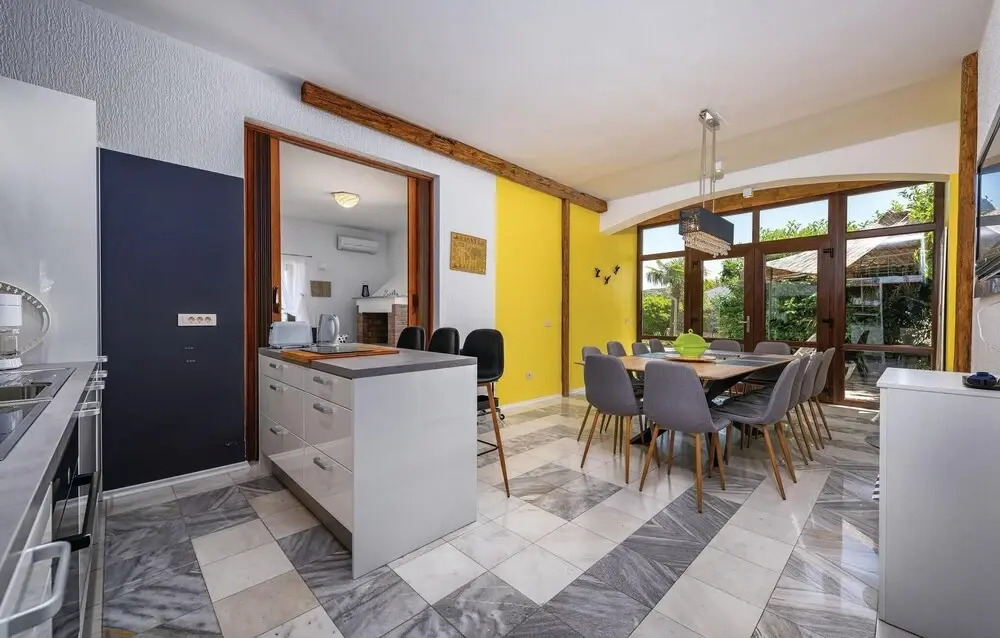 Awesome Home in Rovinj With Wifi and 6 Bedrooms