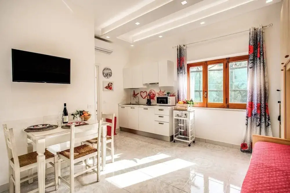 Red Rose Apartment