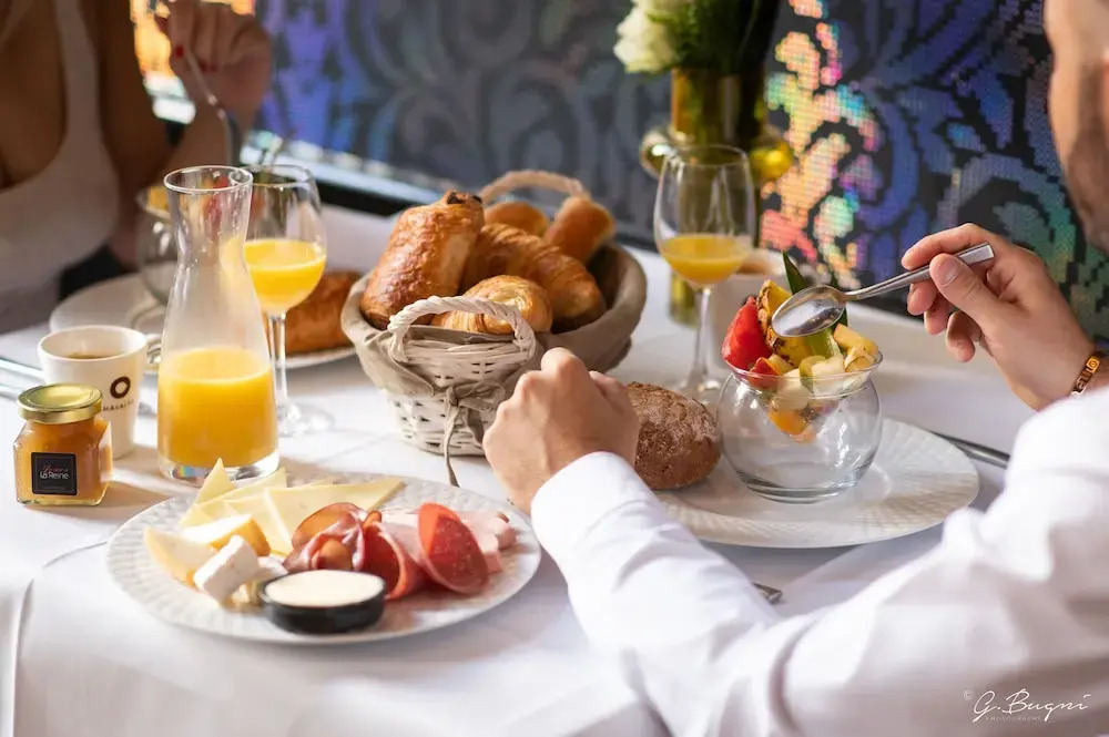 La Reine Hôtel & Restaurant