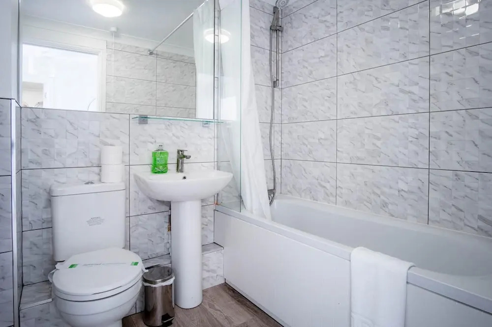 The Crows Nest - 1 Bed Apartment - Swansea Marina