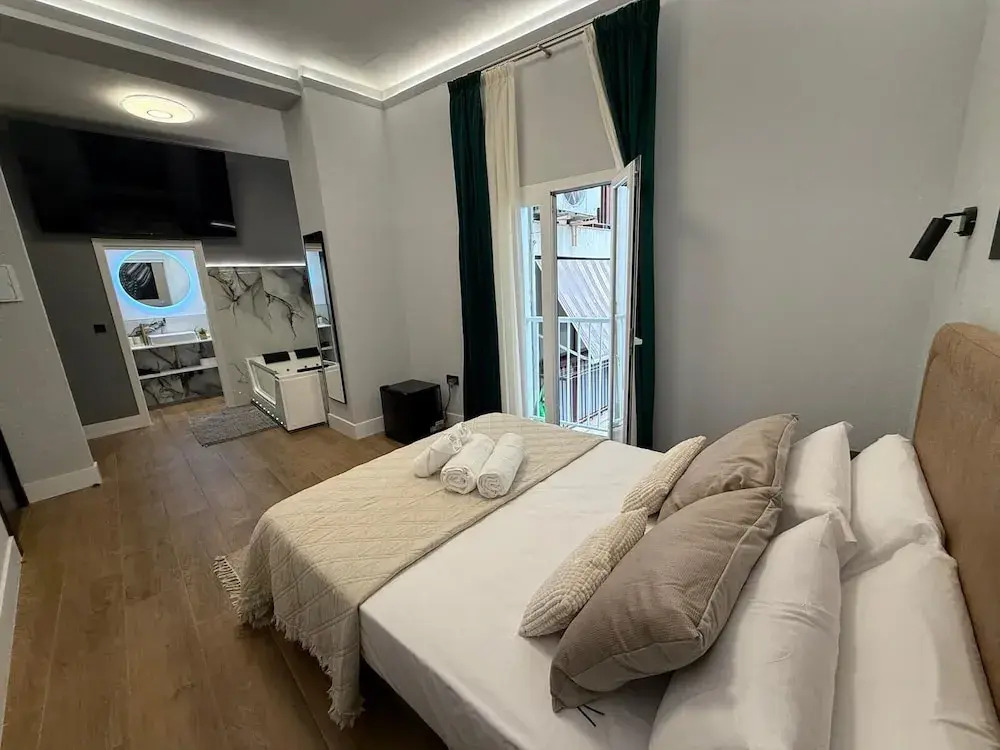 Ventura Luxury