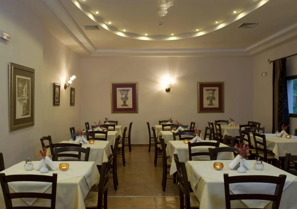 Dellas Boutique Hotel