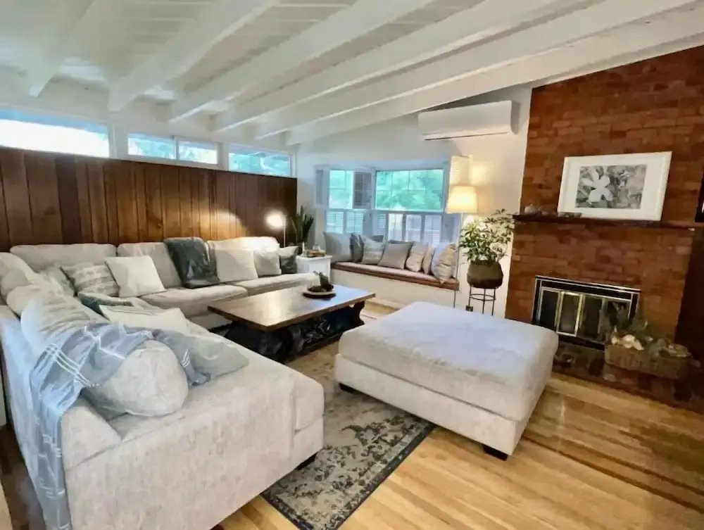New Cozy Studio 2 Queen Beds, Kitchen Walk to Water