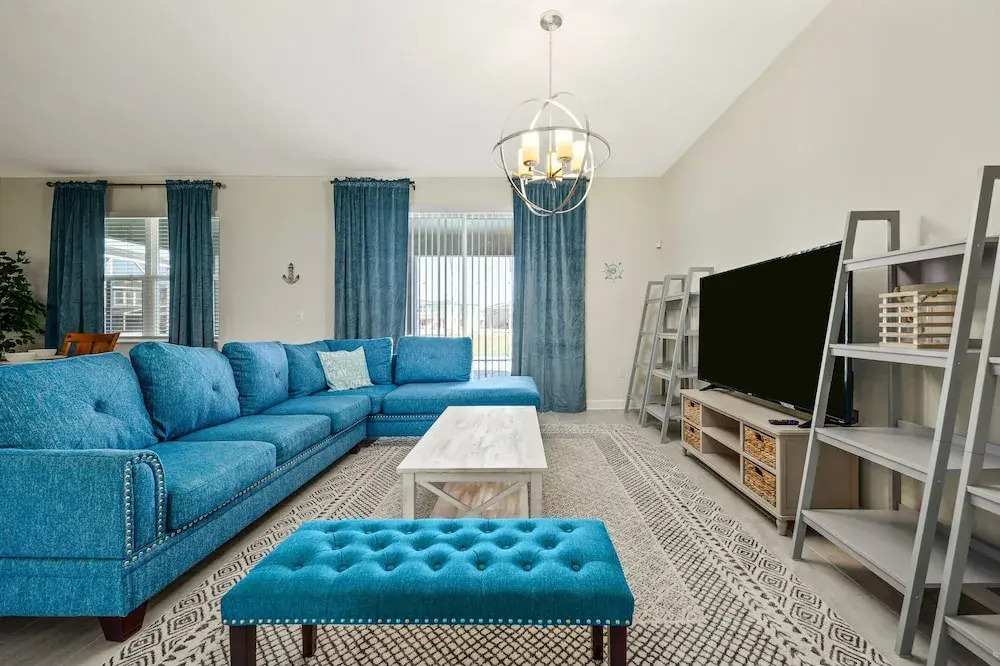 Tr_555r Modern Serenity 8 Bedroom Apts