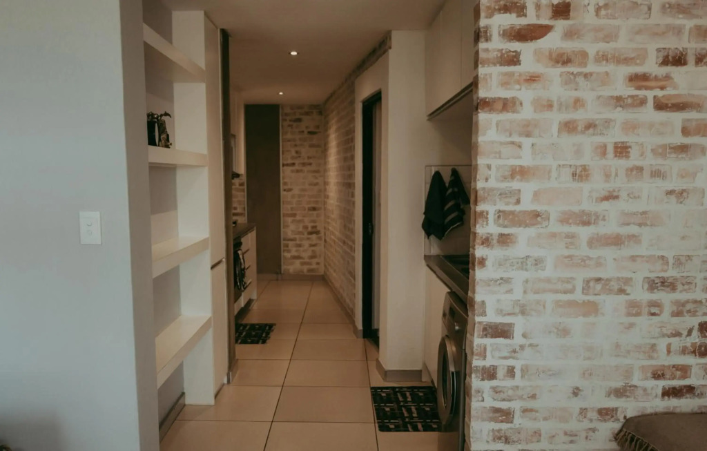 Modern 1-bedroom near Grove Mall and Lady Pohamba AirBnB