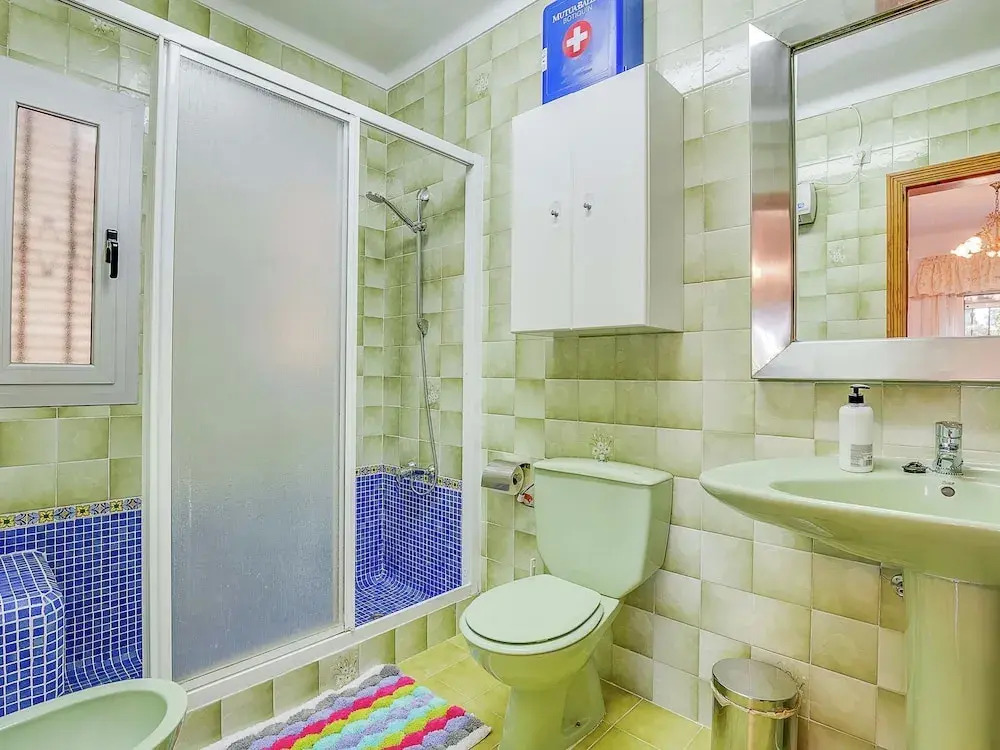 Spacious House in Quiet Residential Area With Private Pool, Terraces and BBQ