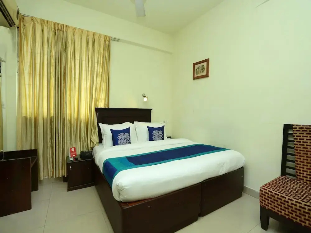 OYO 11492 Gateway Inn