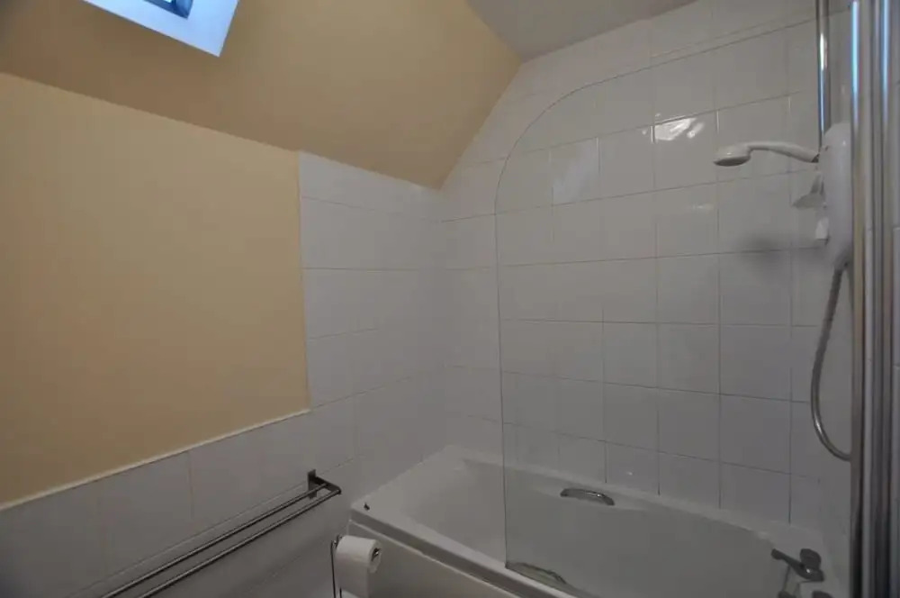 4 Varis Apartments