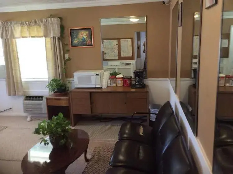 Woodridge Motel